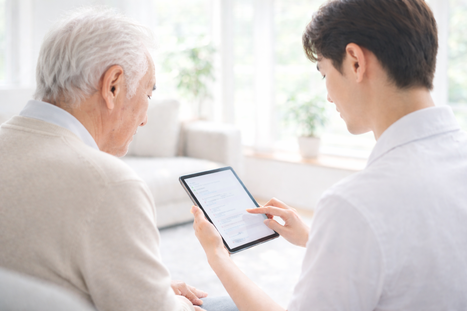 日程調整・スタッフ割当の一元管理で効率化｜訪問・定期型サービスの導入イメージ